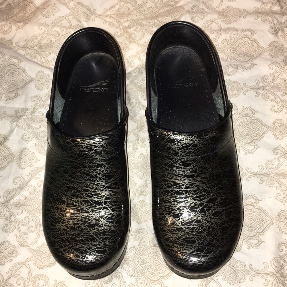 Black and silver Size 9(size 39) Dansko shoes
